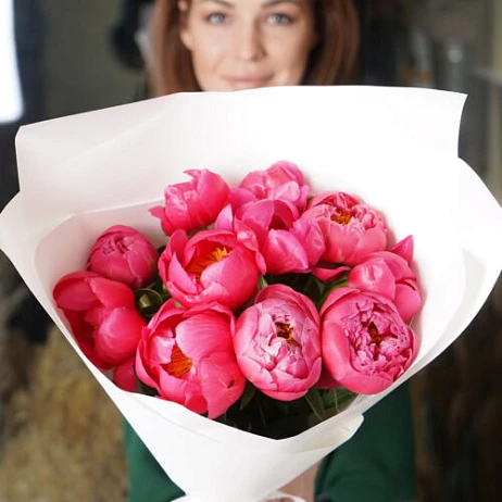 картинка Букет из 11 пионов "Салмон Дрим" от магазина Одежда+