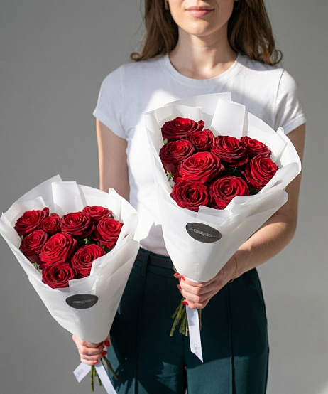 картинка Букет из 9 «Рэд Наоми» White от магазина Одежда+