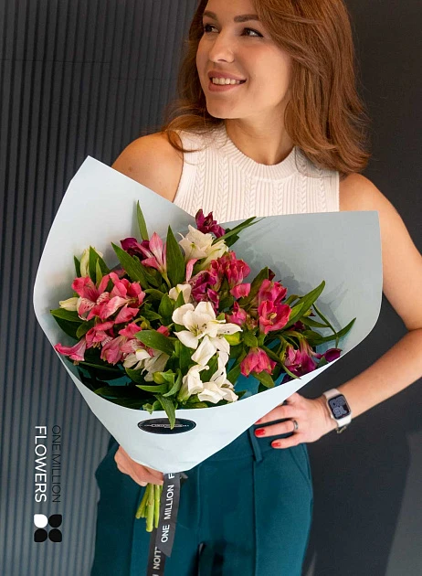 картинка Букет "Альстромерий Романо" Blue от магазина Одежда+